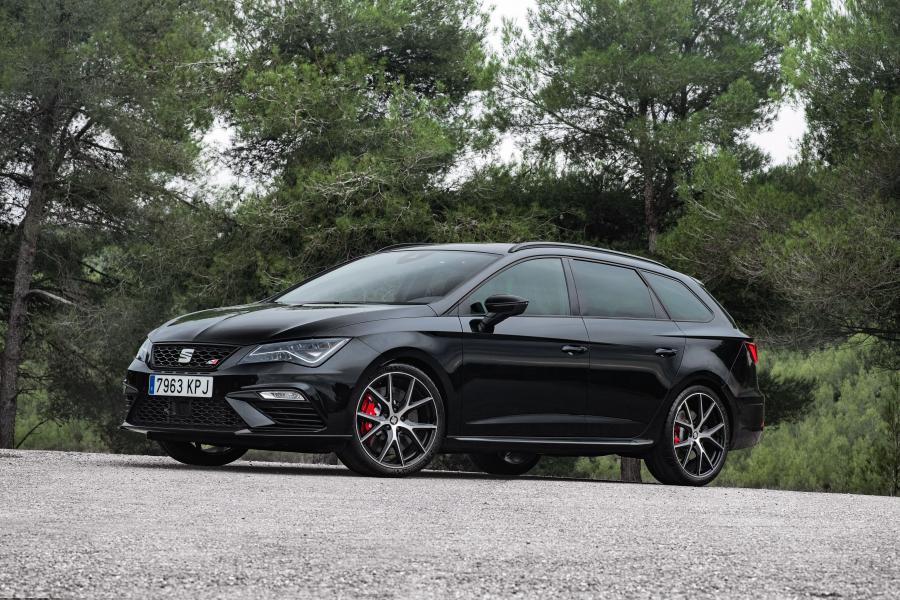  Seat Leon ST Cupra Carbon Edition (5F) 2018 года  (WW) (фото 1 из 8)